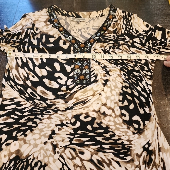 JM COLLECTION TOP - Picture 7 of 8